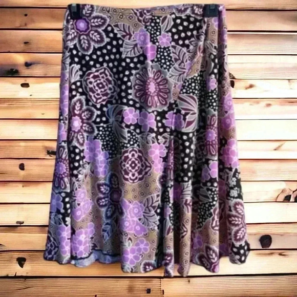 Stephen and Casey petite medium purple pull-on floral skirt. Excellent Condition - Picture 1 of 2